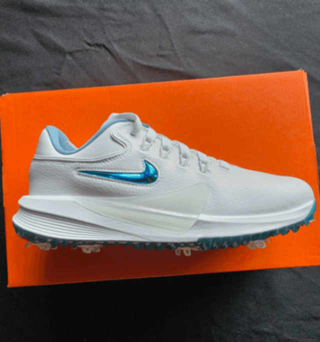 Men´s Shoe Nike 7 White New with Tags