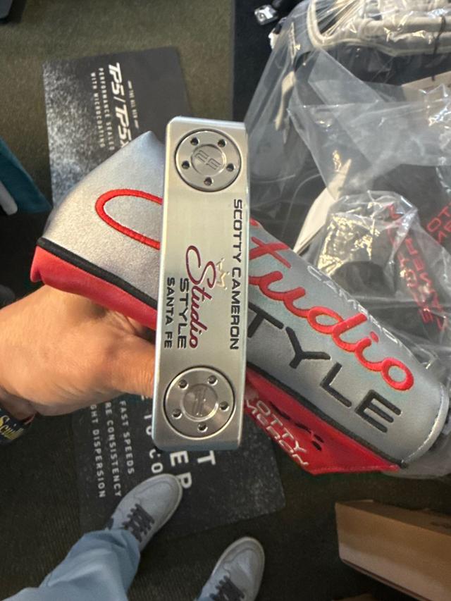 Putter Scotty Cameron STUDIOSTYLESantaFe 35 Blade Brand New 10.0 Steel Right Men