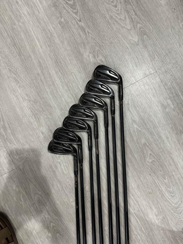 Iron Titleist T100S Black Limited Edition 110-120g Below Average 7.0 Steel PW-4 (7 clubs) Stiff Right Men