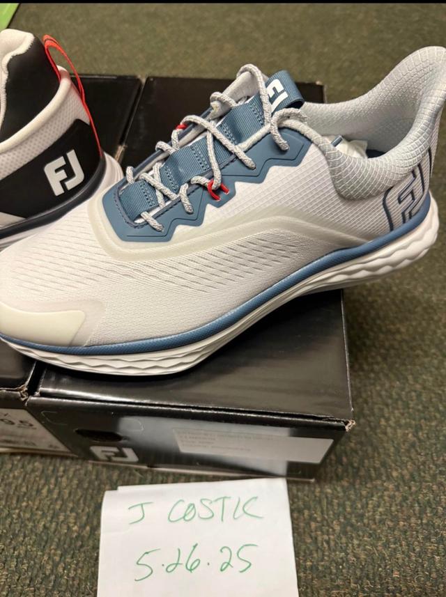 Men´s Shoe FootJoy 9,5 White Medium New with Tags Spikeless