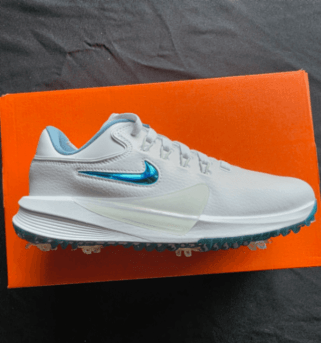 Men´s Shoe Nike 8 Spiked New with Tags White