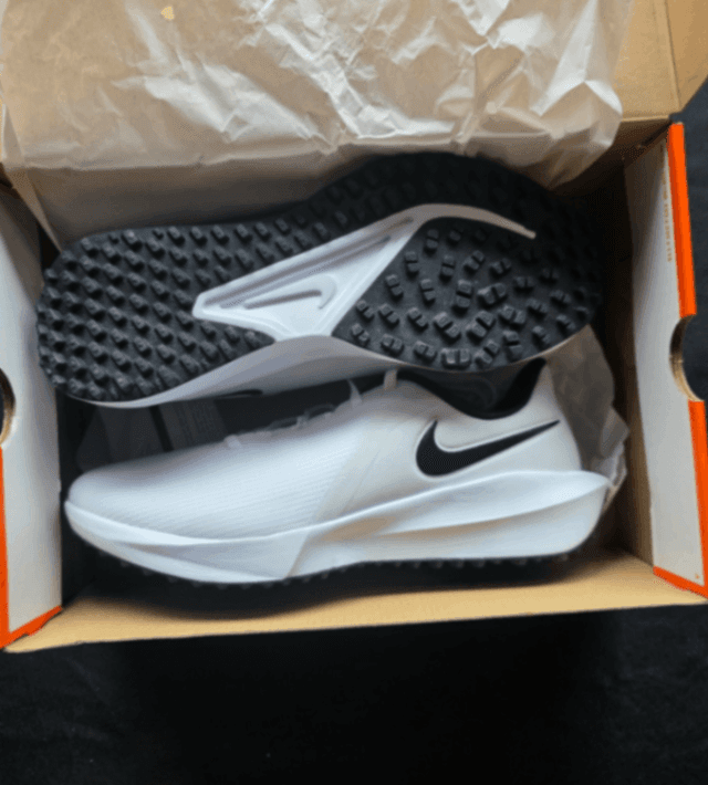 Men´s Shoe Nike 7 White New with Tags
