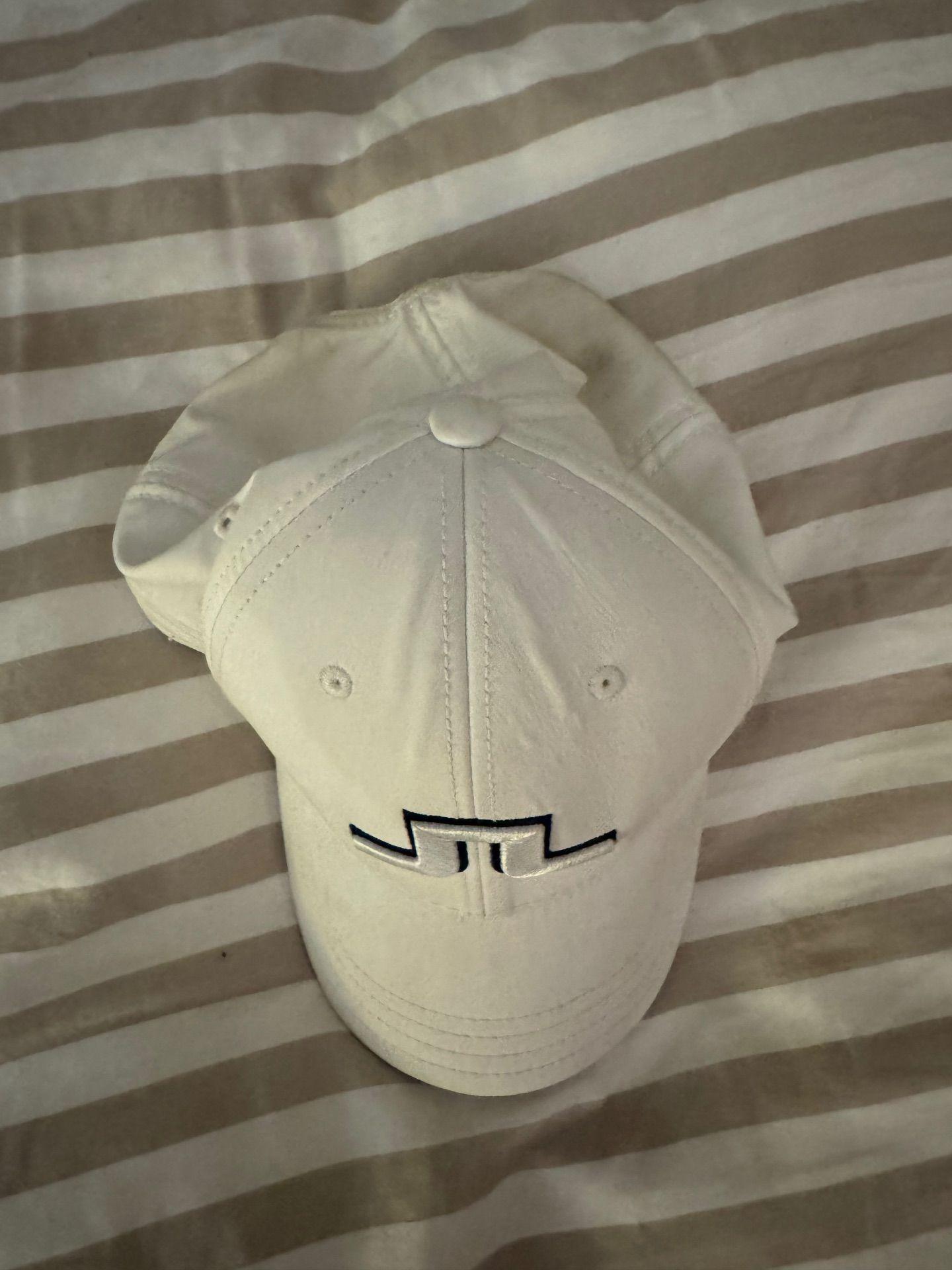 Hat White M/L Used