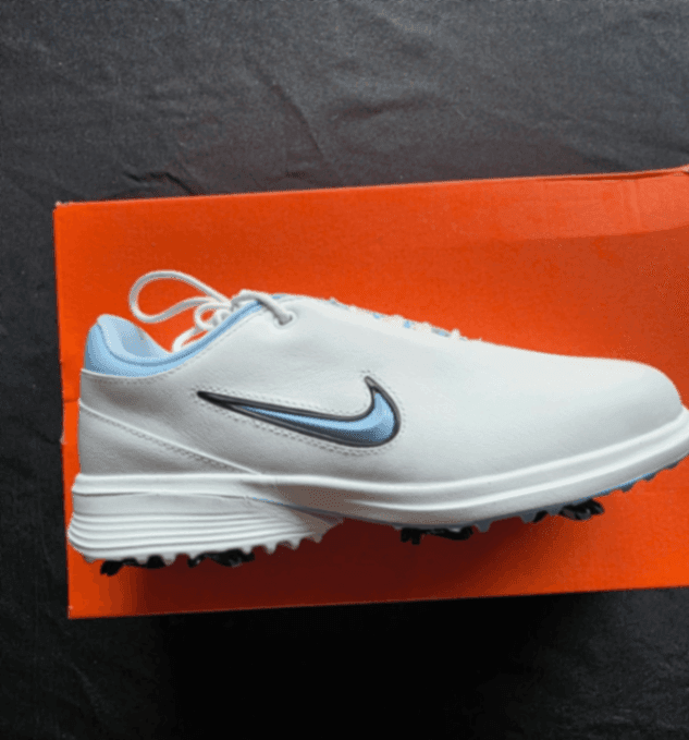 Men´s Shoe 5 White Spiked New with Tags Nike