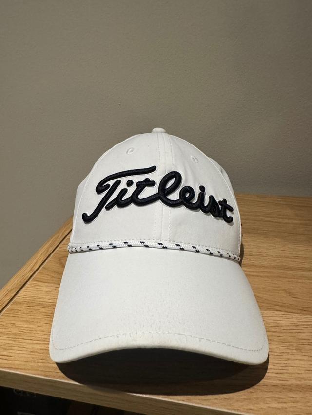 Hat Titleist White Used M/L