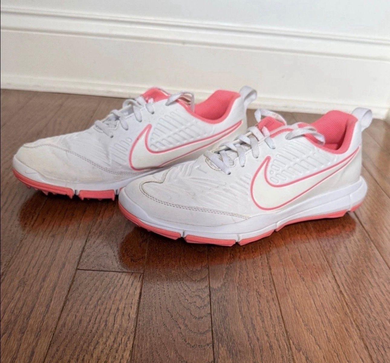 Women´s Shoe Nike 9 White Medium Fair Condition 7.0 Spikeless