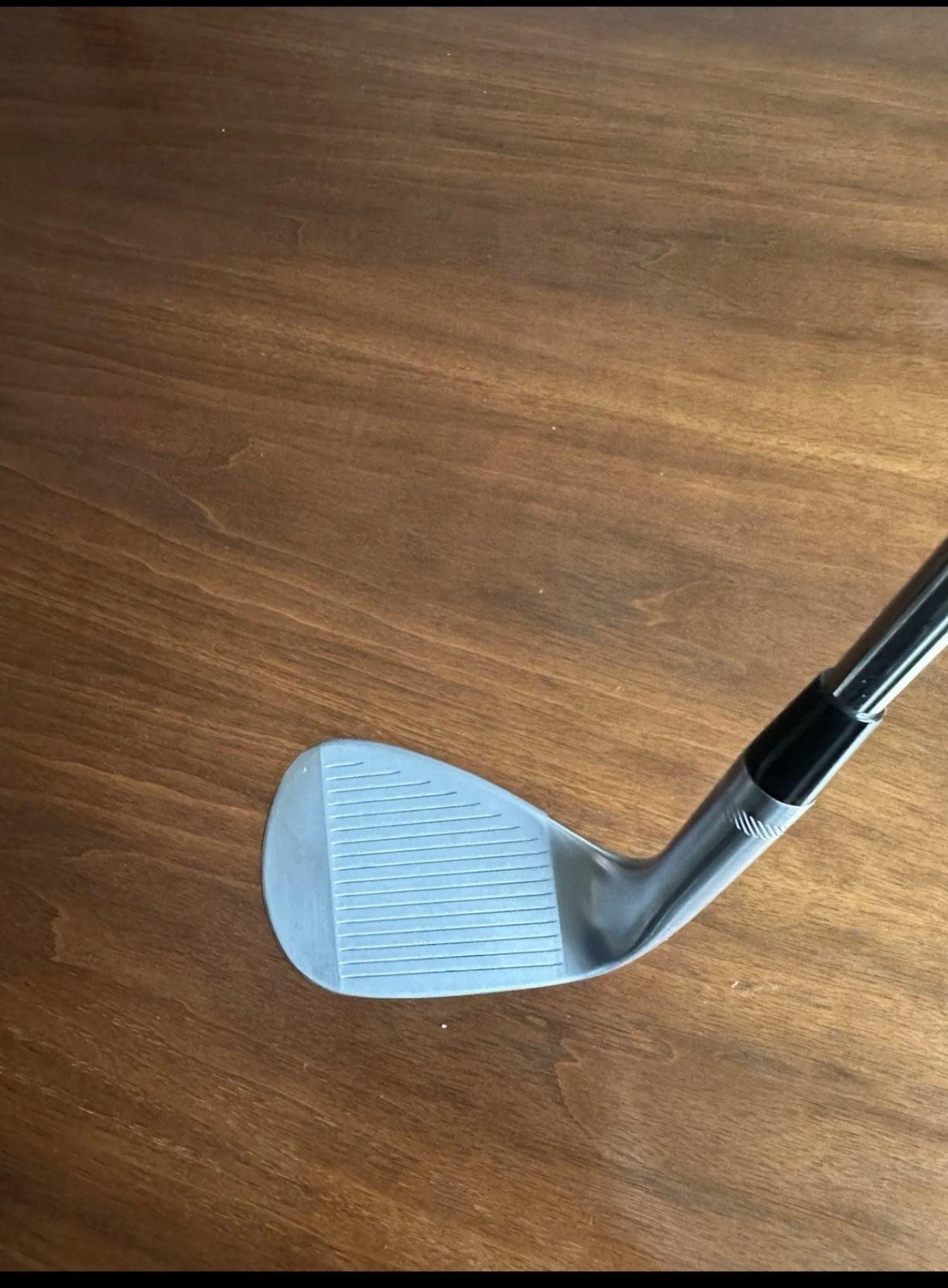 Wedge Titleist Vokey SM10 Tour Chrome D Grind 56° Brand New 10.0 Steel Right Men