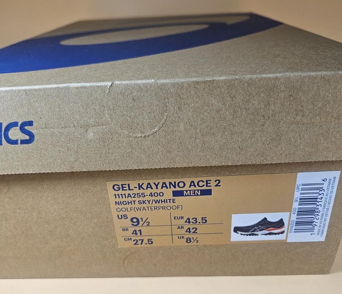 Men´s Shoe Asics 9,5 Spikeless New with Tags Medium