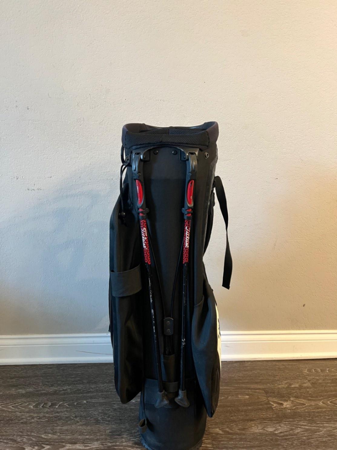 Bag Titleist Stand Bag Black Good Condition 8.0