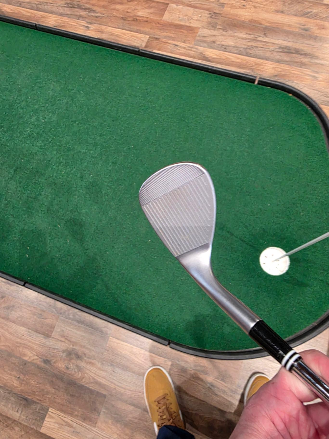 Wedge Cleveland 54° Above Average 9.0 Graphite Right RTX 6 ZipCore Black Satin Mid Grind