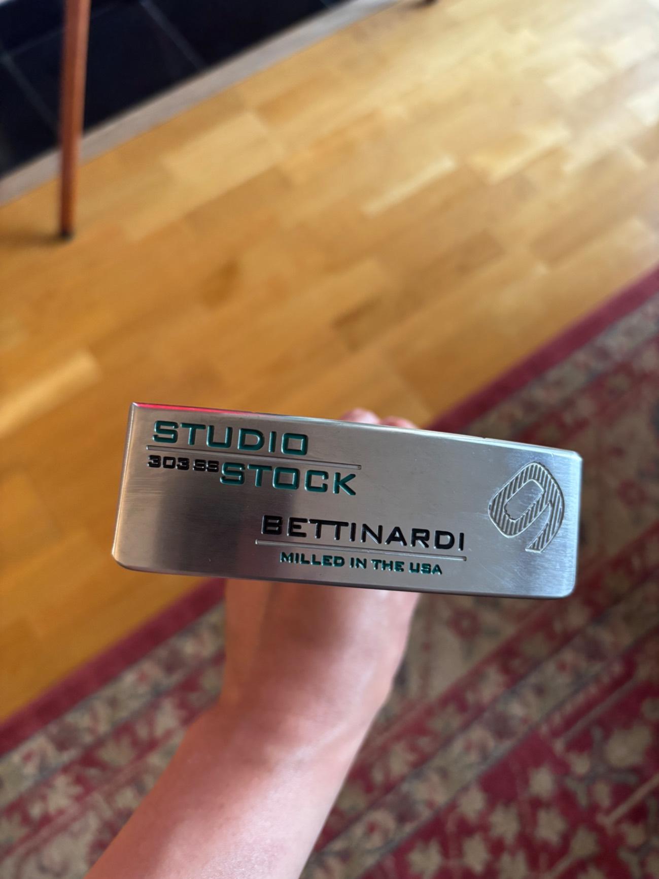 Putter Bettinardi 2023 Studio Stock 9 Plumbers Neck 35 Mint 9.5 Blade Steel Right