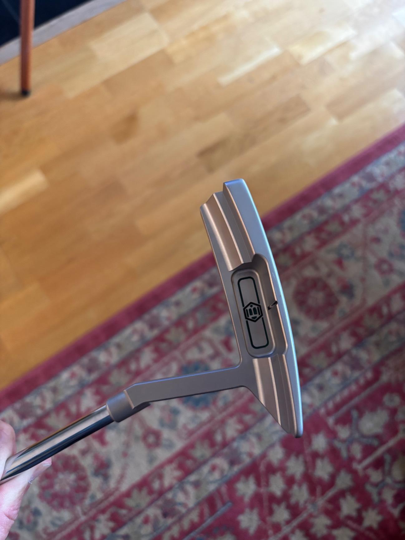Putter Bettinardi 2023 Studio Stock 9 Plumbers Neck 35 Mint 9.5 Blade Steel Right