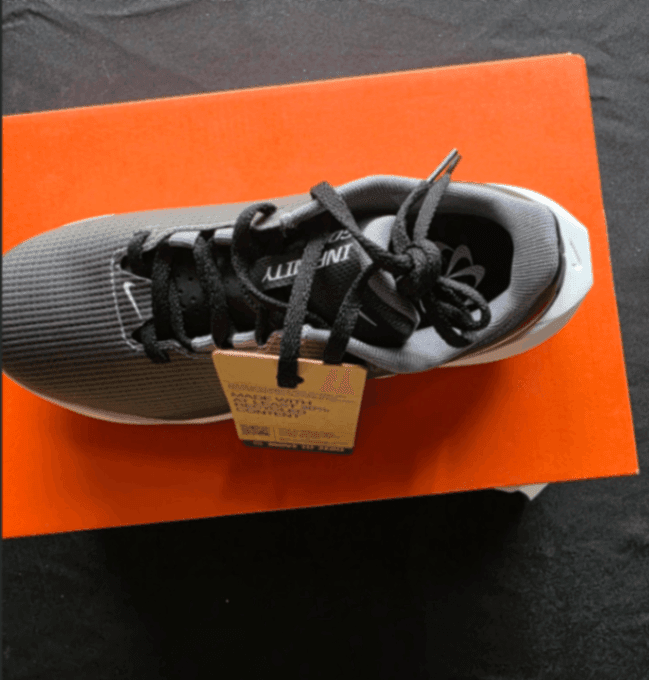 Men´s Shoe Nike 8 Black New with Tags