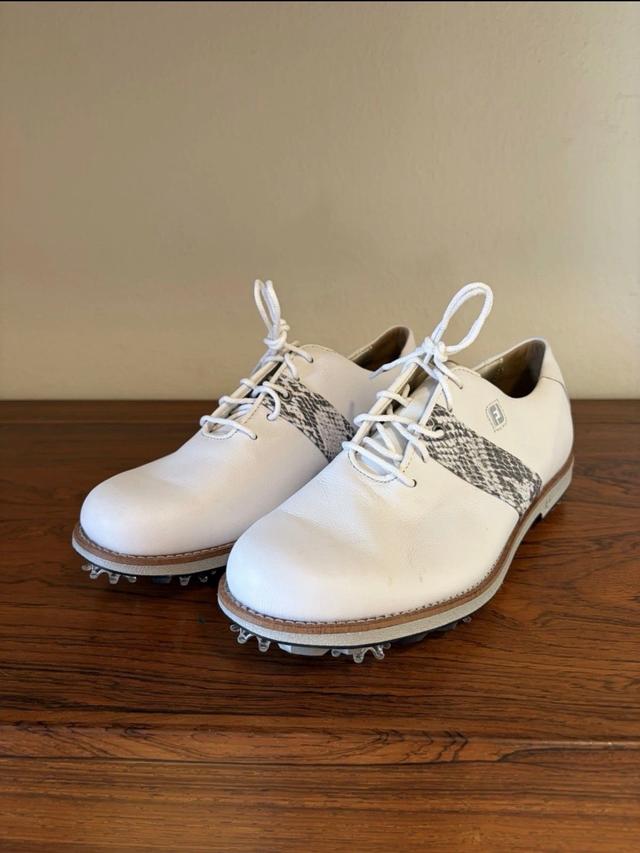 Women´s Shoe FootJoy 8 White Excellent Condition 9.0 Spiked