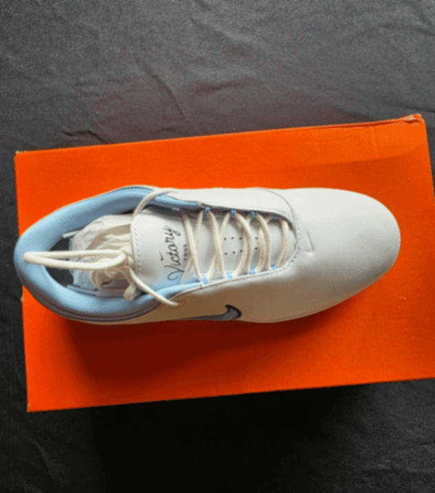 Men´s Shoe 5 White Spiked New with Tags Nike