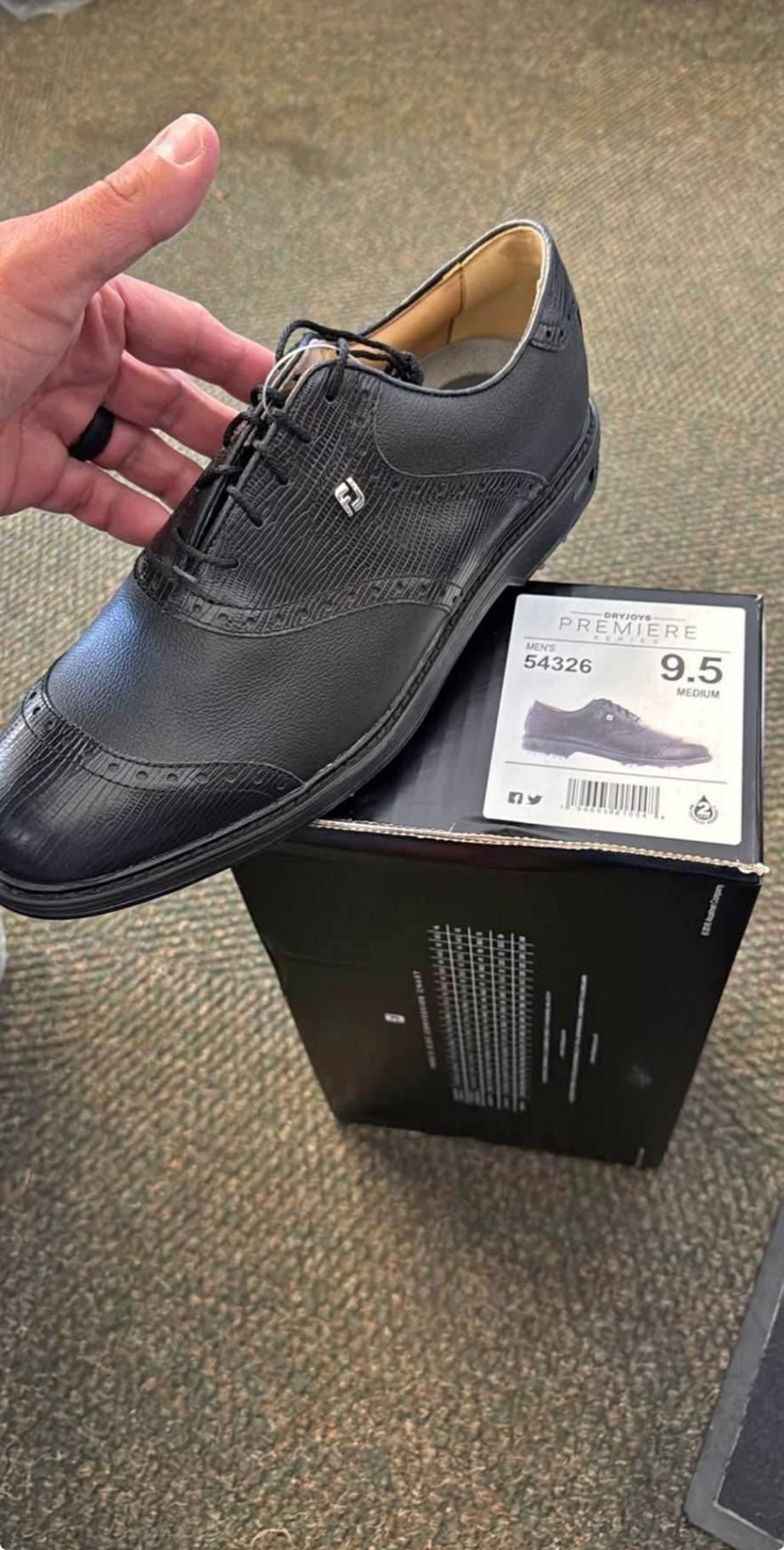 Men´s Shoe FootJoy 9,5 Black Medium New with Tags Spiked