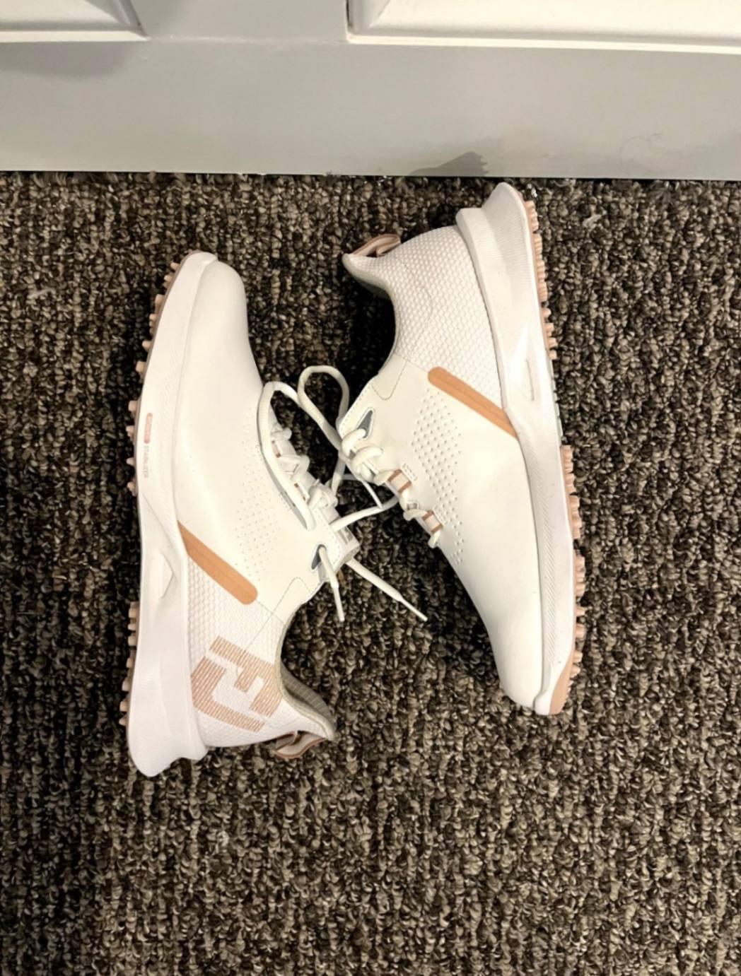Women´s Shoe FootJoy 9 White Medium Excellent Condition 9.0 Spikeless