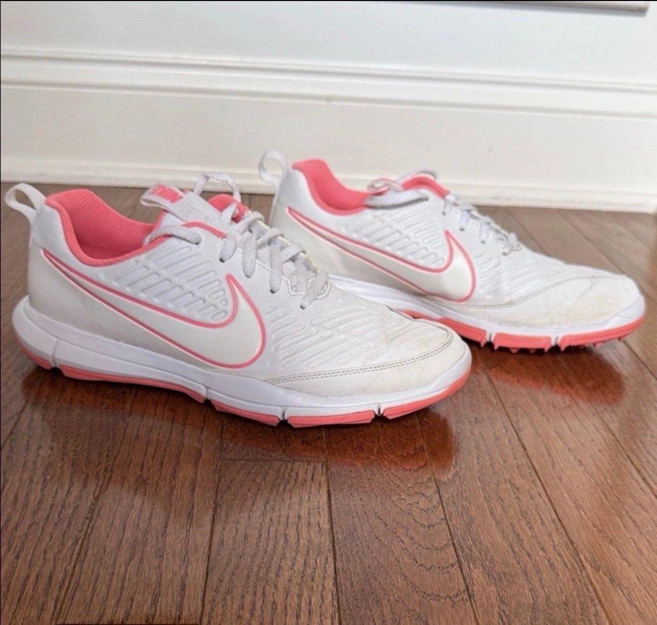 Women´s Shoe Nike 9 White Medium Fair Condition 7.0 Spikeless